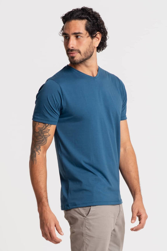 Camiseta Algodão Pima Masculina Gola V